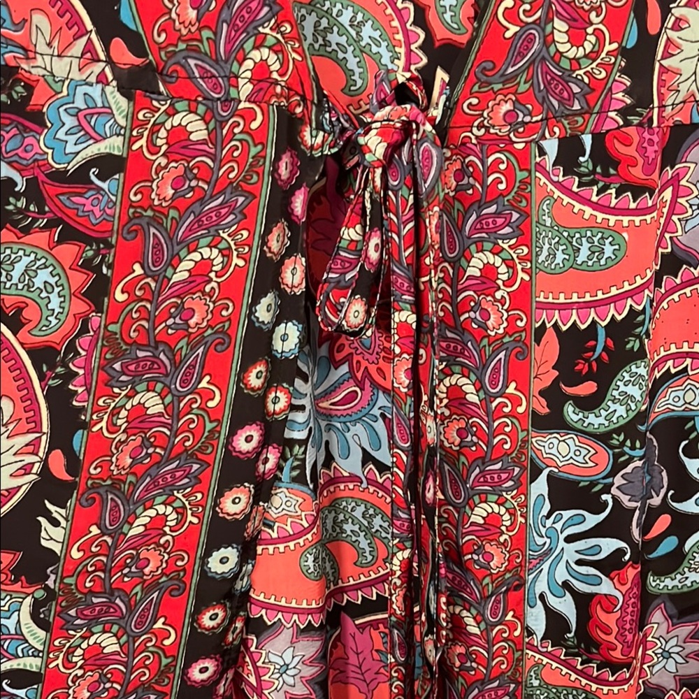0895. 🎉🎉Hostess Pick🎉🎉 100% Silk Colorful Paisley Kimono - Picture 5 of 6
